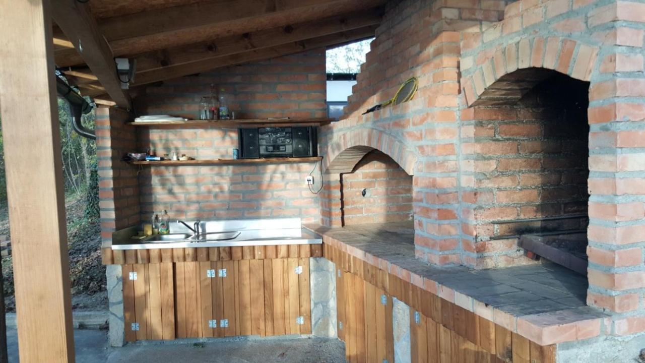 Holiday Home Kucica Na Drvetu Banja Koviljača Exterior foto